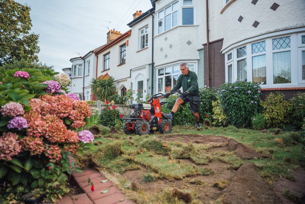 Removing old lawn for artifical lawn installation